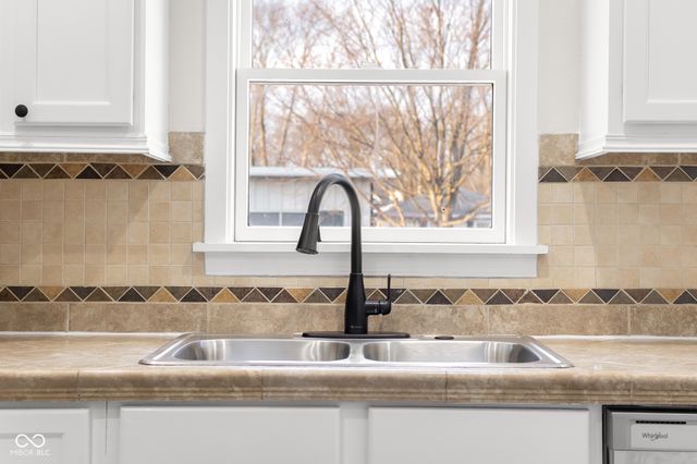 1640 Lawton Avenue, Columbus, IN 47201