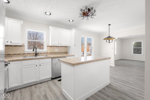 1640 Lawton Avenue, Columbus, IN 47201