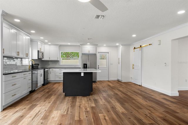 723 W BAYSHORE DRIVE, Tarpon Springs, FL 34689