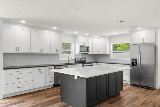 723 W BAYSHORE DRIVE, Tarpon Springs, FL 34689
