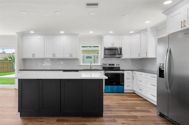 723 W BAYSHORE DRIVE, Tarpon Springs, FL 34689