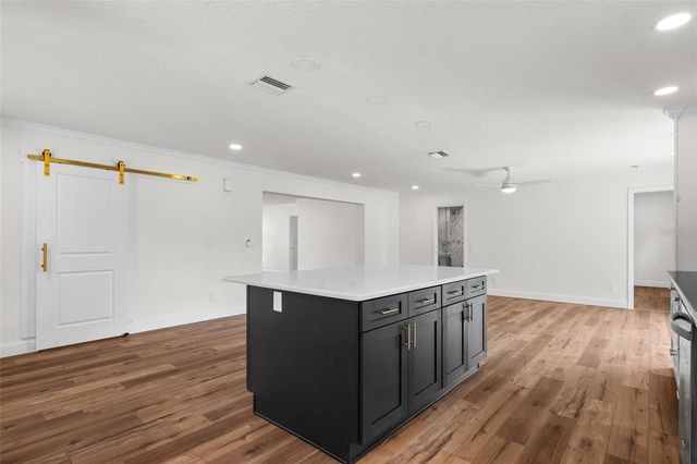 723 W BAYSHORE DRIVE, Tarpon Springs, FL 34689