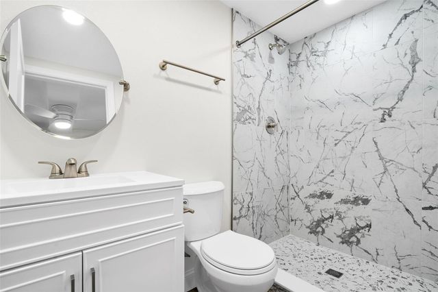 723 W BAYSHORE DRIVE, Tarpon Springs, FL 34689