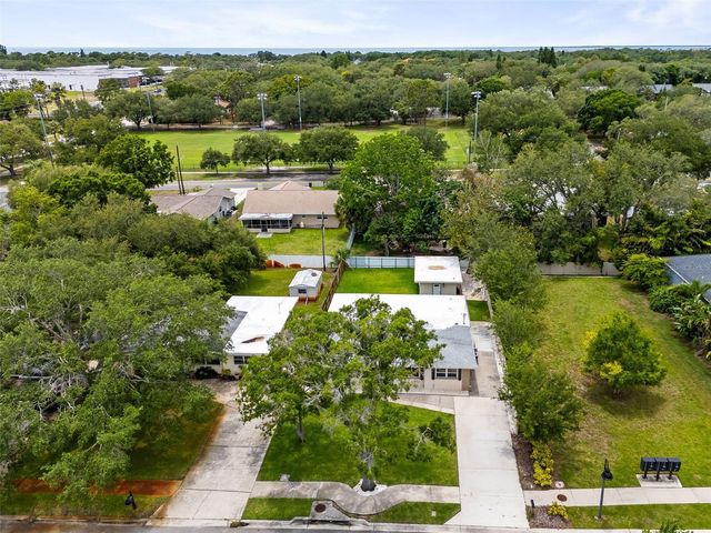 723 W BAYSHORE DRIVE, Tarpon Springs, FL 34689