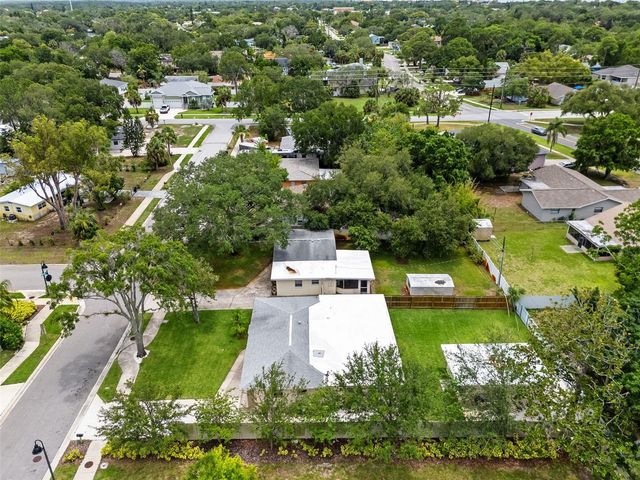 723 W BAYSHORE DRIVE, Tarpon Springs, FL 34689