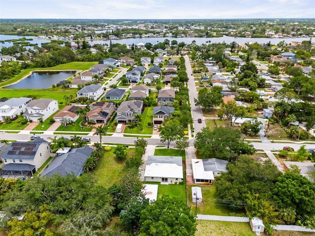 723 W BAYSHORE DRIVE, Tarpon Springs, FL 34689