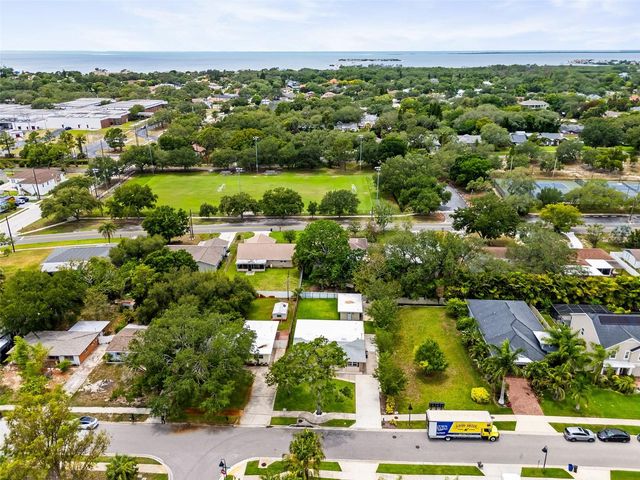 723 W BAYSHORE DRIVE, Tarpon Springs, FL 34689