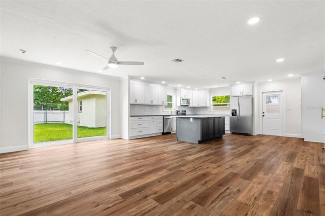 723 W BAYSHORE DRIVE, Tarpon Springs, FL 34689