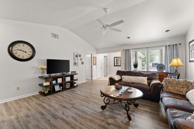 6927 Swan Lane, Schererville, IN 46375