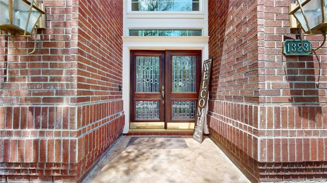 1323 Hillside Forest Drive, Sugar Land, TX 77479
