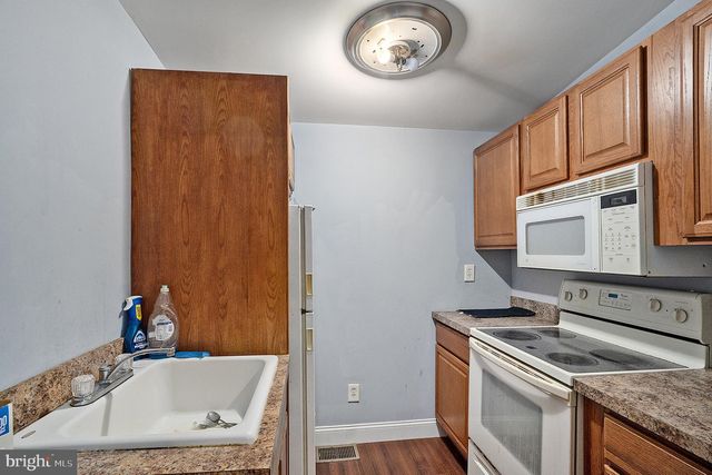 146 VASSAR ST, Philadelphia, PA 19128