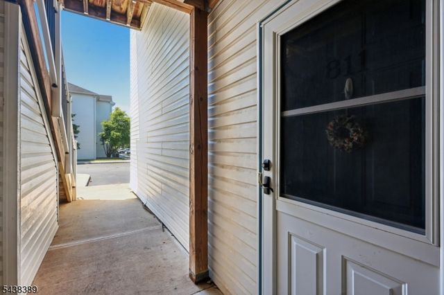 811 Waterford Dr, Edison Twp., NJ 08817
