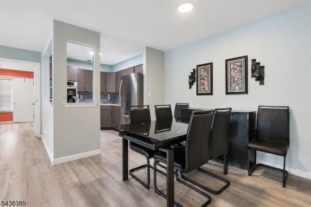 811 Waterford Dr, Edison Twp., NJ 08817