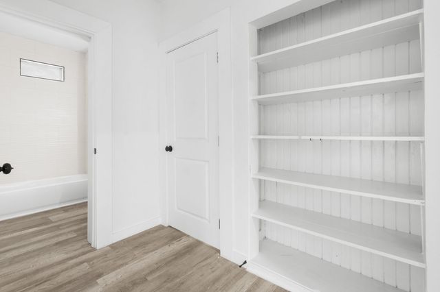 811 N Crawford Street, Dallas, TX 75203