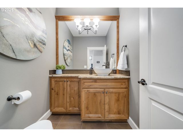 12502 Nw 49TH Ave, Vancouver, WA 98685