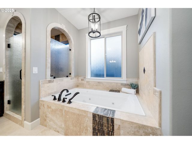 12502 Nw 49TH Ave, Vancouver, WA 98685