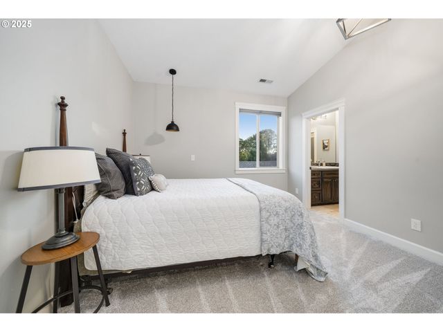 12502 Nw 49TH Ave, Vancouver, WA 98685