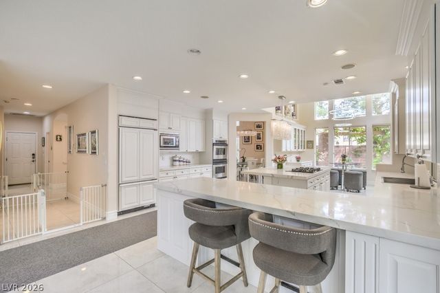 10201 Owls Peak Court, Las Vegas, NV 89144