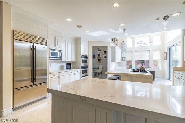 10201 Owls Peak Court, Las Vegas, NV 89144