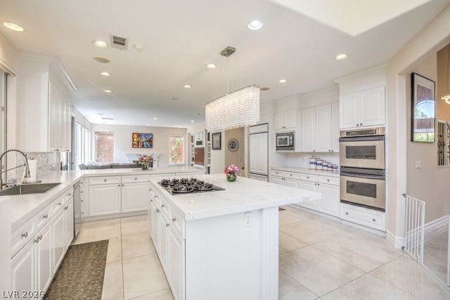 10201 Owls Peak Court, Las Vegas, NV 89144