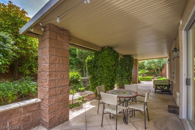 10201 Owls Peak Court, Las Vegas, NV 89144