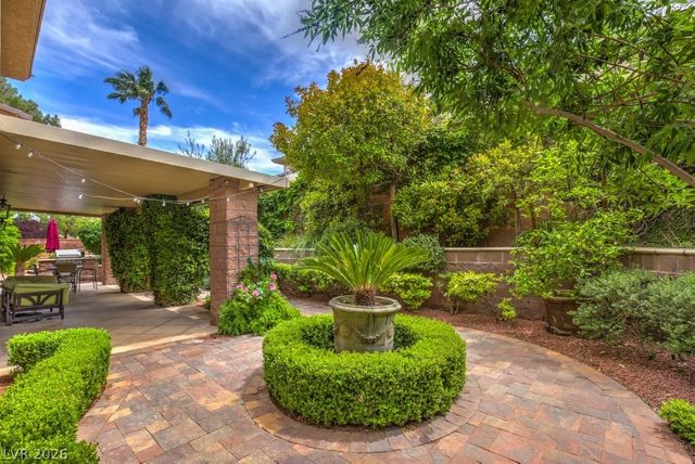 10201 Owls Peak Court, Las Vegas, NV 89144