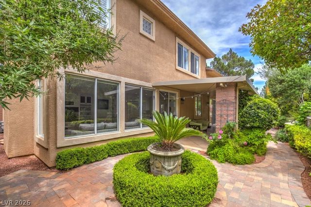 10201 Owls Peak Court, Las Vegas, NV 89144