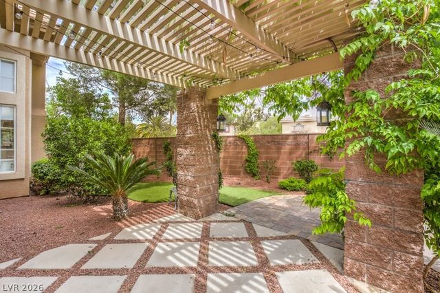 10201 Owls Peak Court, Las Vegas, NV 89144