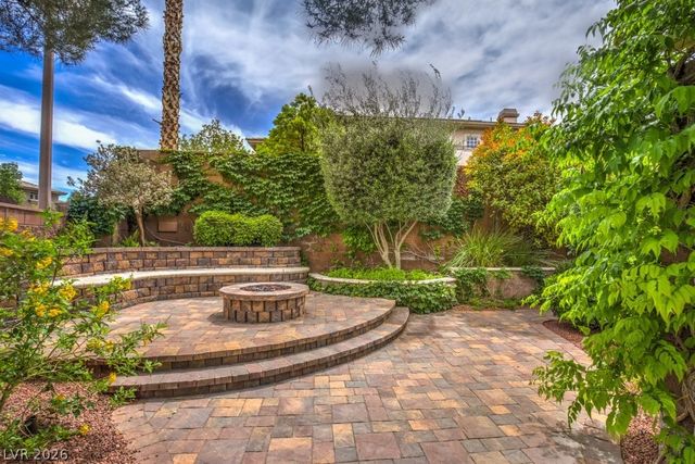 10201 Owls Peak Court, Las Vegas, NV 89144