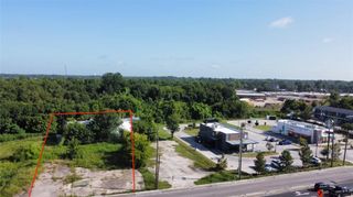 900 Highway 90, Dayton, TX 77535