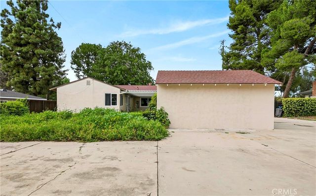 910 W Valencia Mesa, Fullerton, CA 92835