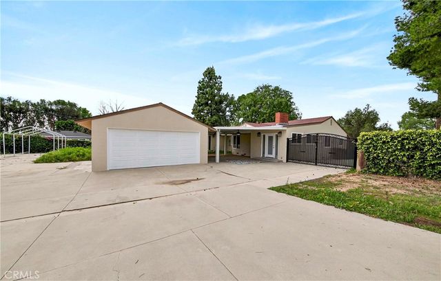 910 W Valencia Mesa, Fullerton, CA 92835
