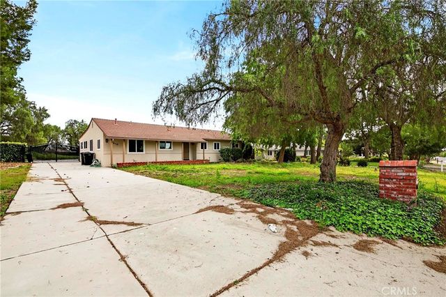 910 W Valencia Mesa, Fullerton, CA 92835