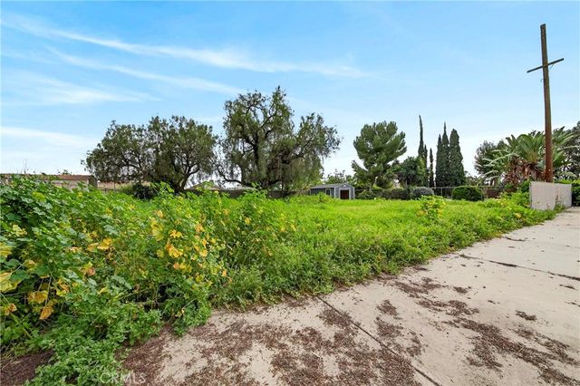 910 W Valencia Mesa, Fullerton, CA 92835