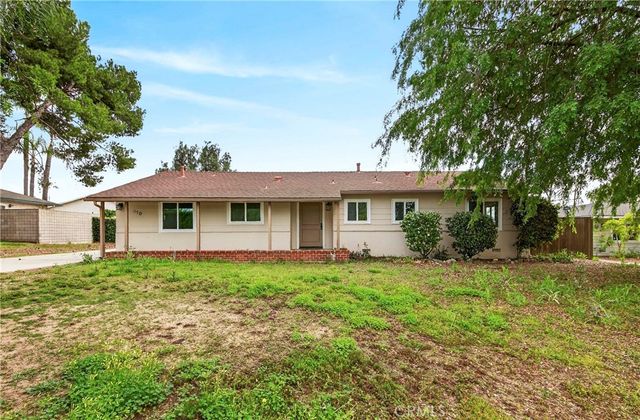 910 W Valencia Mesa, Fullerton, CA 92835