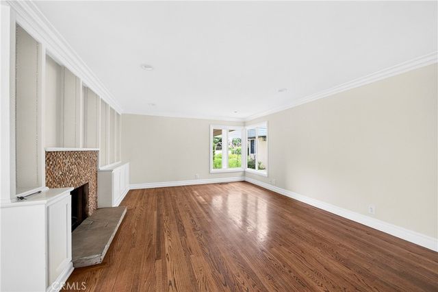 910 W Valencia Mesa, Fullerton, CA 92835