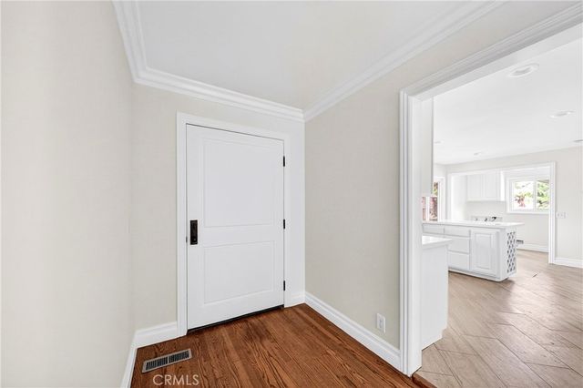 910 W Valencia Mesa, Fullerton, CA 92835