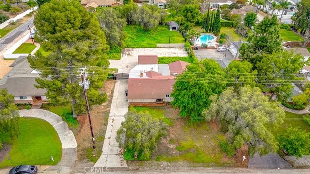 910 W Valencia Mesa, Fullerton, CA 92835
