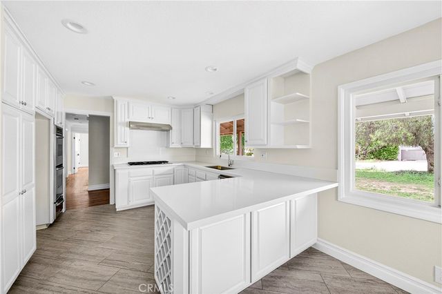 910 W Valencia Mesa, Fullerton, CA 92835