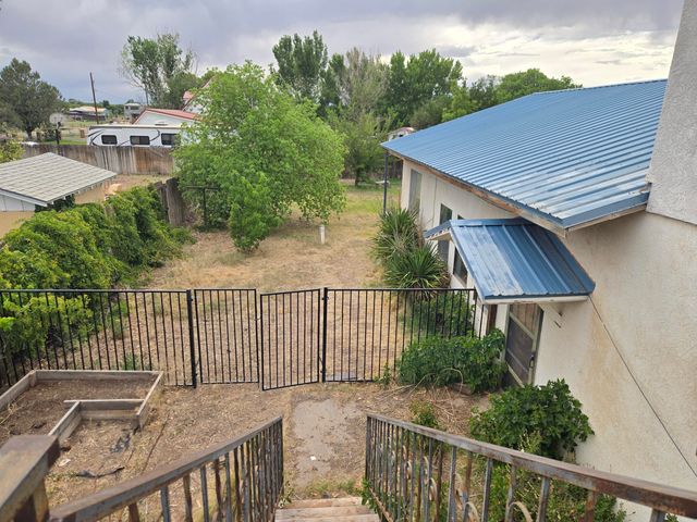 13 Whitehouse Road, Los Lunas, NM 87031