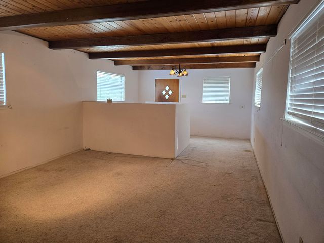 13 Whitehouse Road, Los Lunas, NM 87031