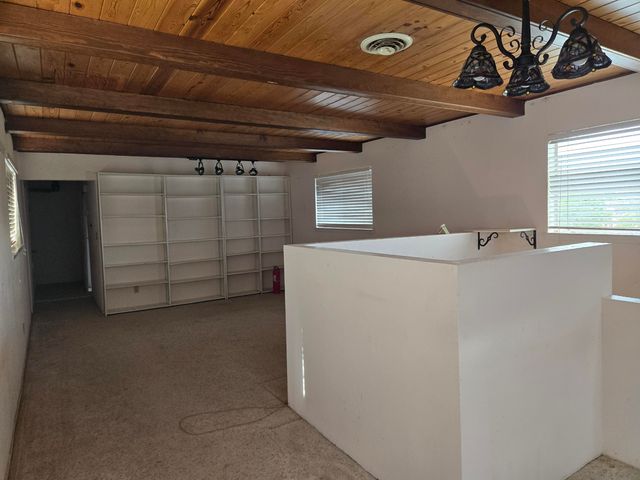 13 Whitehouse Road, Los Lunas, NM 87031