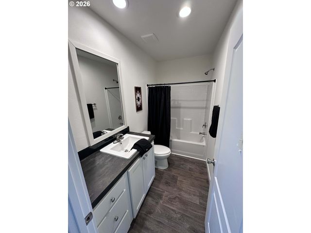 3715 JONES Dr, Hood River, OR 97031