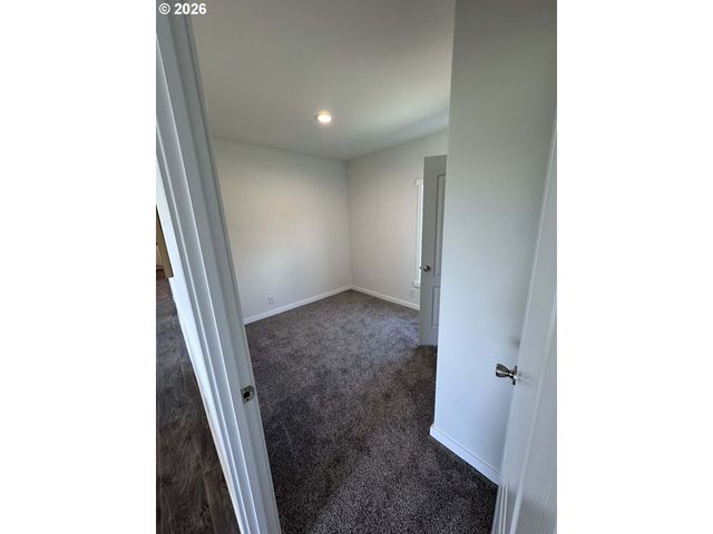 3715 JONES Dr, Hood River, OR 97031