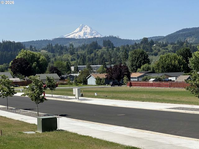 3715 JONES Dr, Hood River, OR 97031