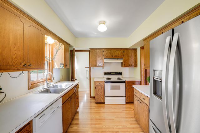 4200 Beard Avenue N, Robbinsdale, MN 55422