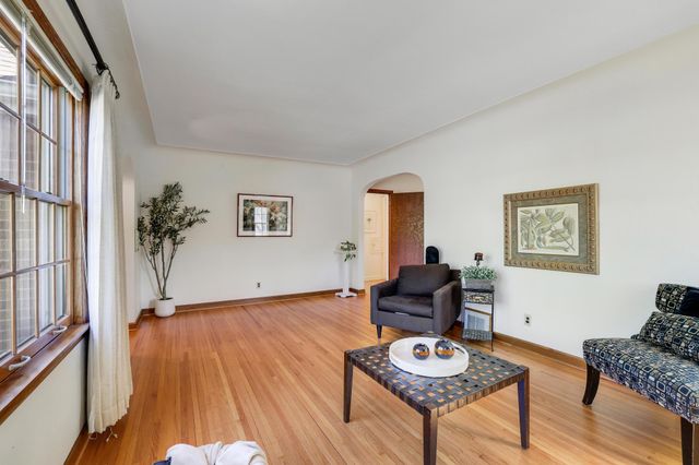 4200 Beard Avenue N, Robbinsdale, MN 55422