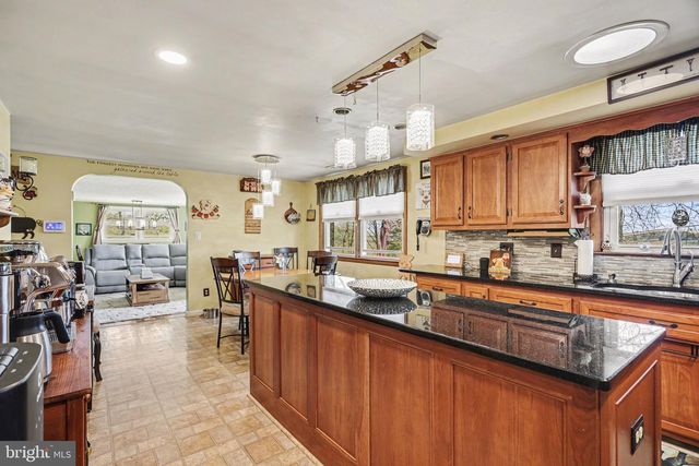 6010 EYSTER AVE, Spring Grove, PA 17362