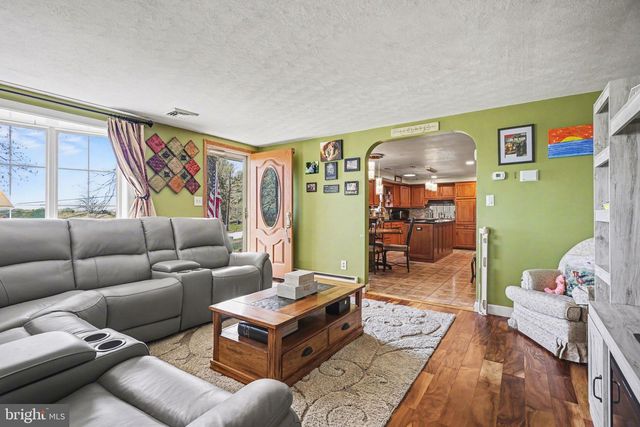6010 EYSTER AVE, Spring Grove, PA 17362
