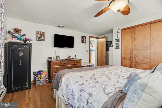 6010 EYSTER AVE, Spring Grove, PA 17362